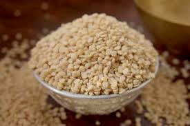உளுத்தம் பருப்பு உடைத்தது / Urad Dal (Split)